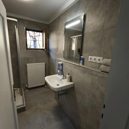Pansiyon Spacious In Modern Flat