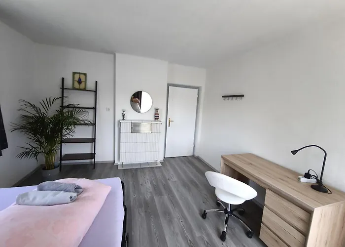 Spacious In Modern Flat