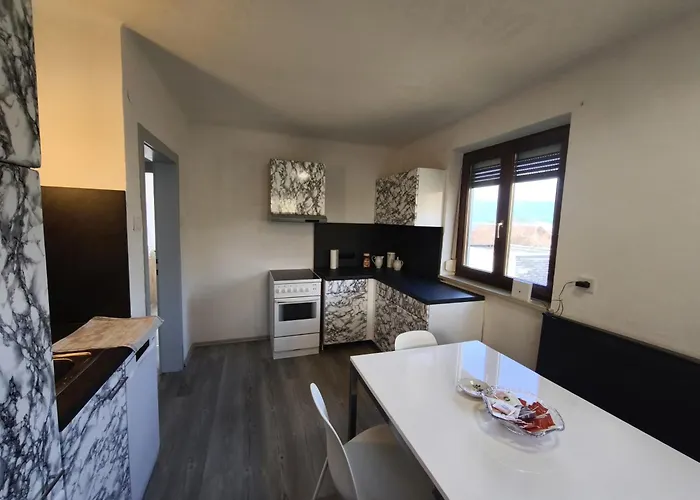 Spacious In Modern Flat אינסברוק